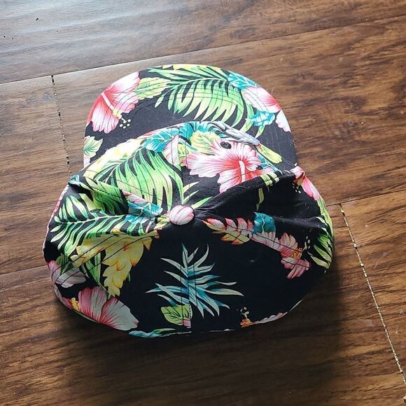 NWOT Los Angeles Tropical Print SnapBack Hat‎ - Picture 2 of 7
